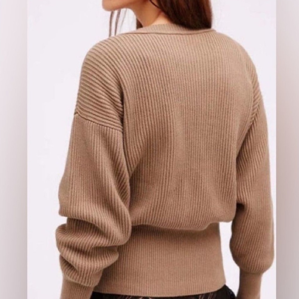 Free People Allure Chunky Knit Taupe Pullover V Neck Sweater Oversized Layering - Picture 3 of 8